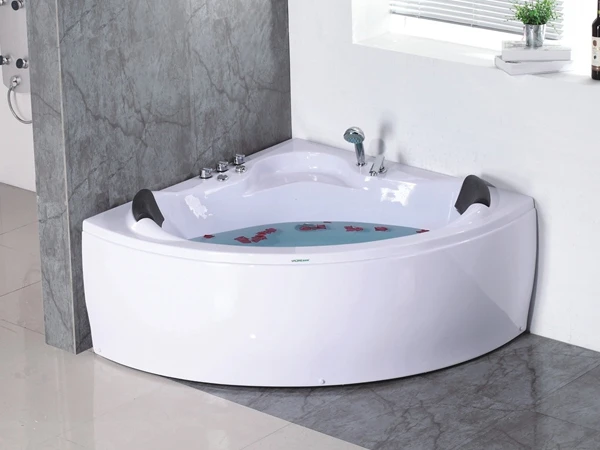 Xua tan mệt mỏi, massage với bồn tắm nằm